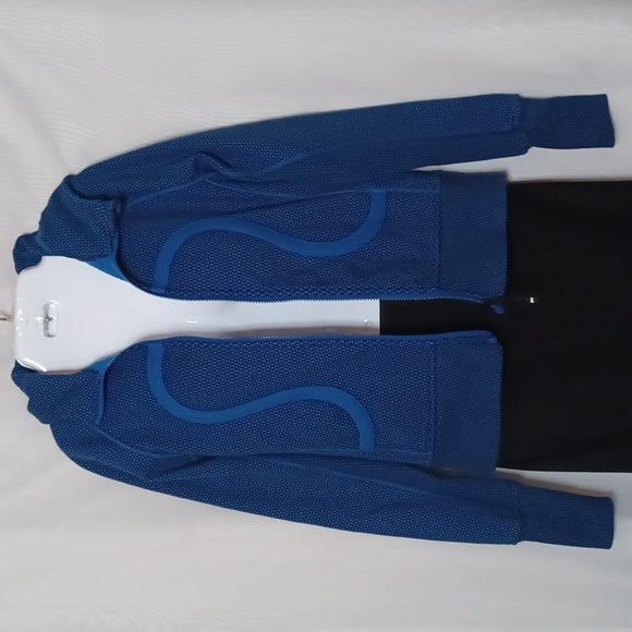 Lululemon Blue Hoodie Scuba Jacket. Size 6 - Picture 2 of 15